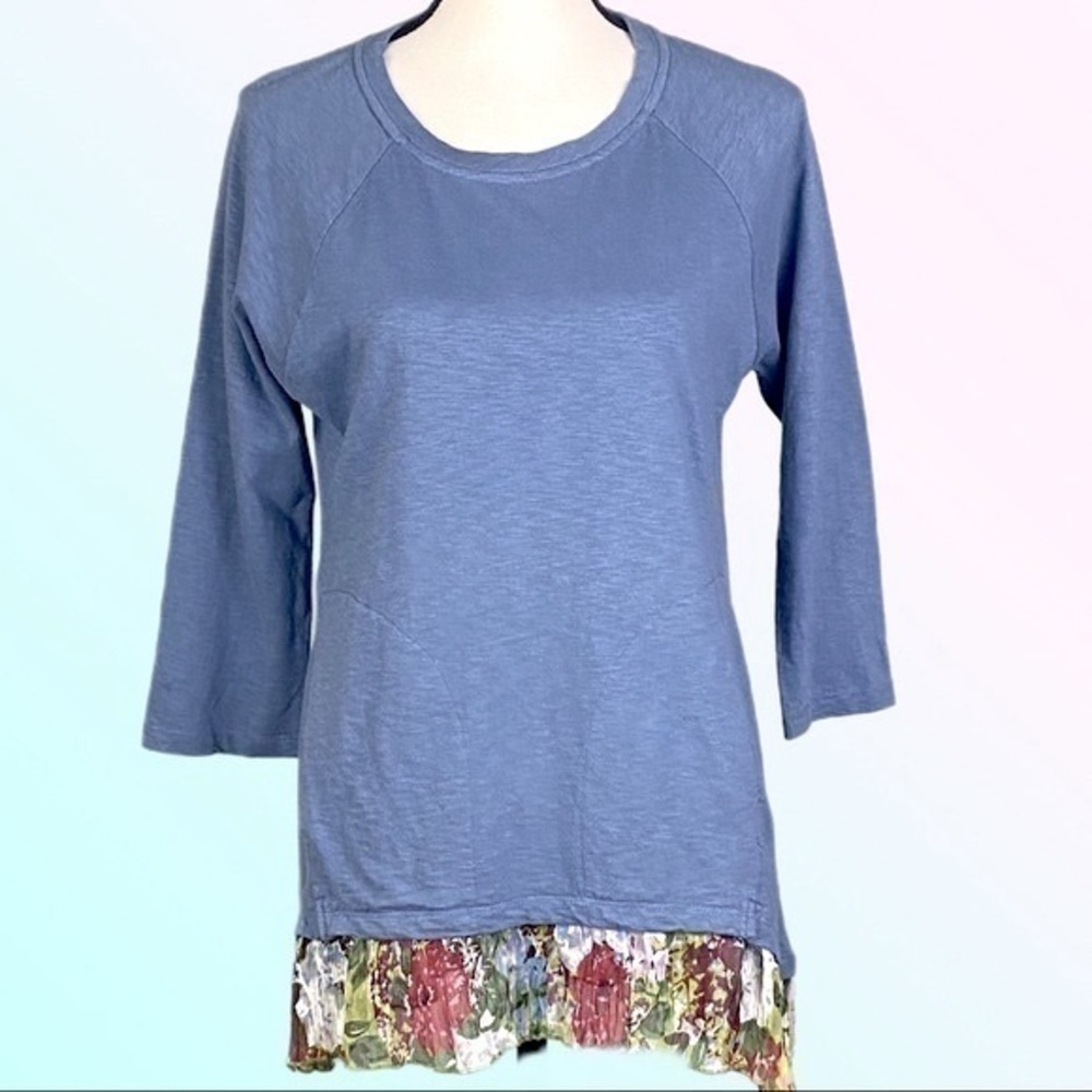 LOGO by LORI GOLDSTEIN blue with floral trim tunic blouse w/POCKETS. Small. EUC